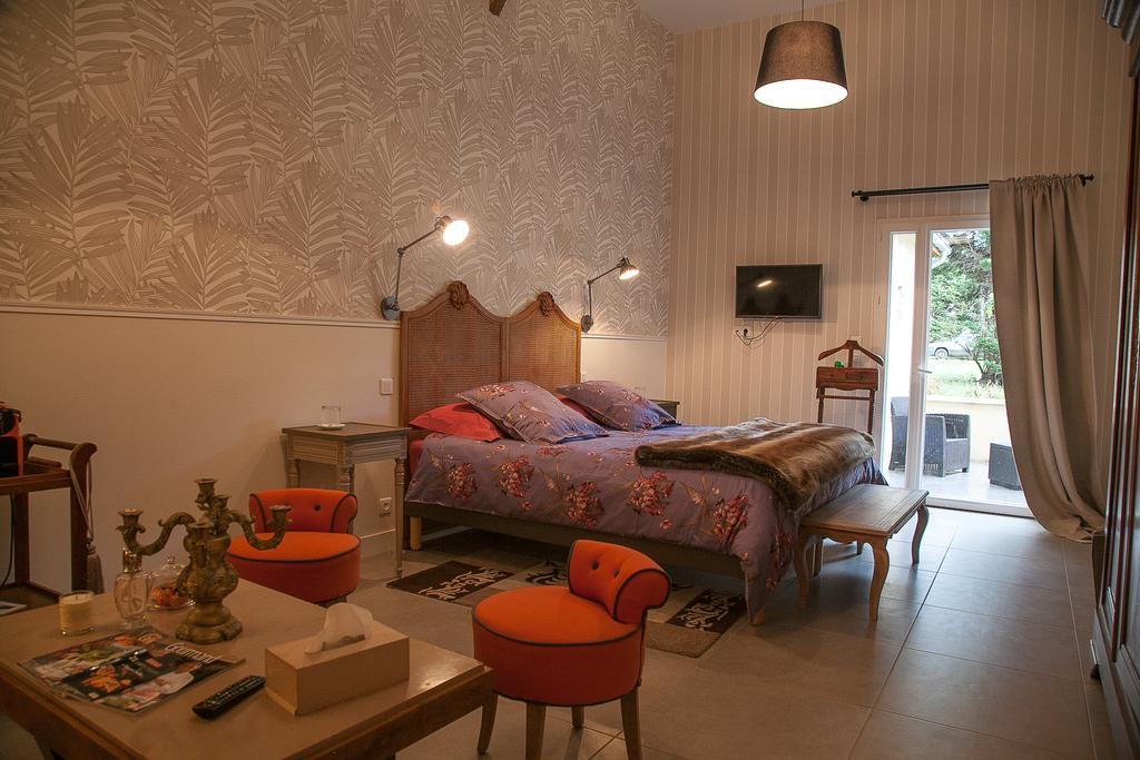 La Petite Girondine, La Suite... Pujols  Extérieur photo